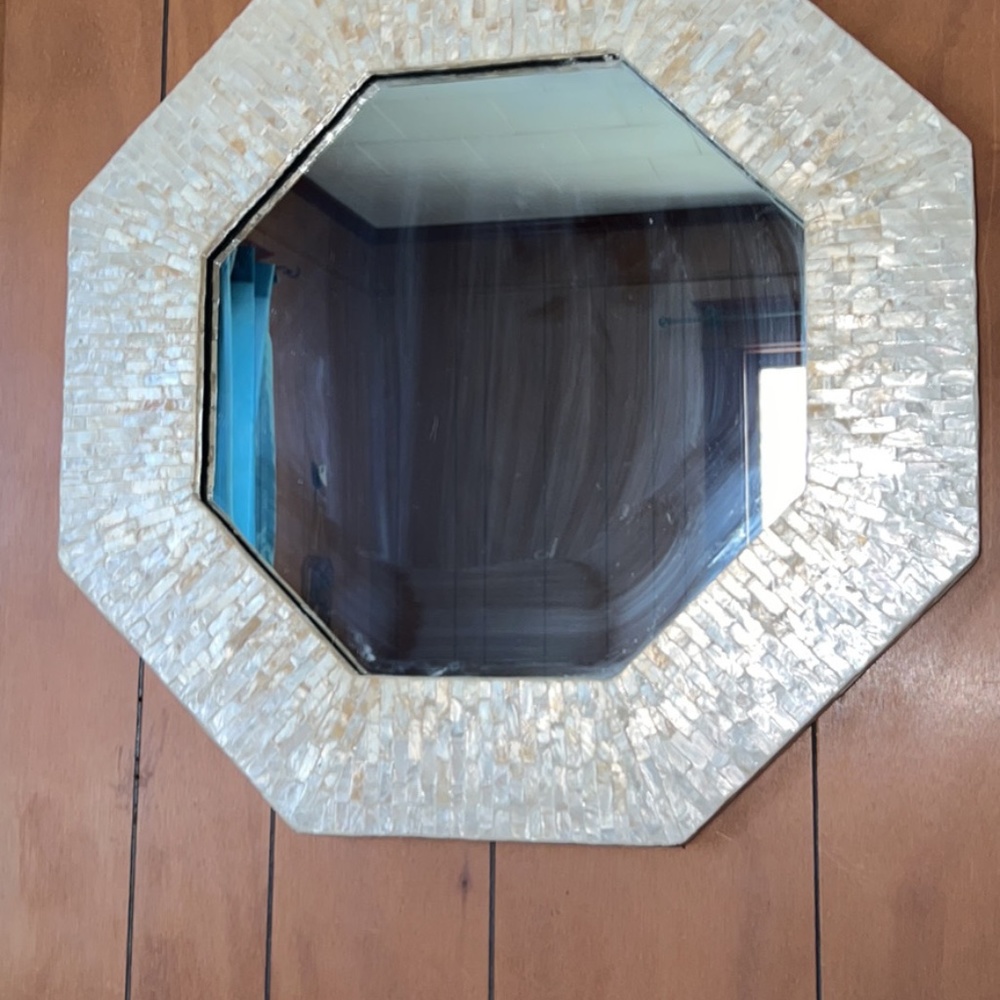 Octangular She’ll Wall Mirror - Picture 2 of 3